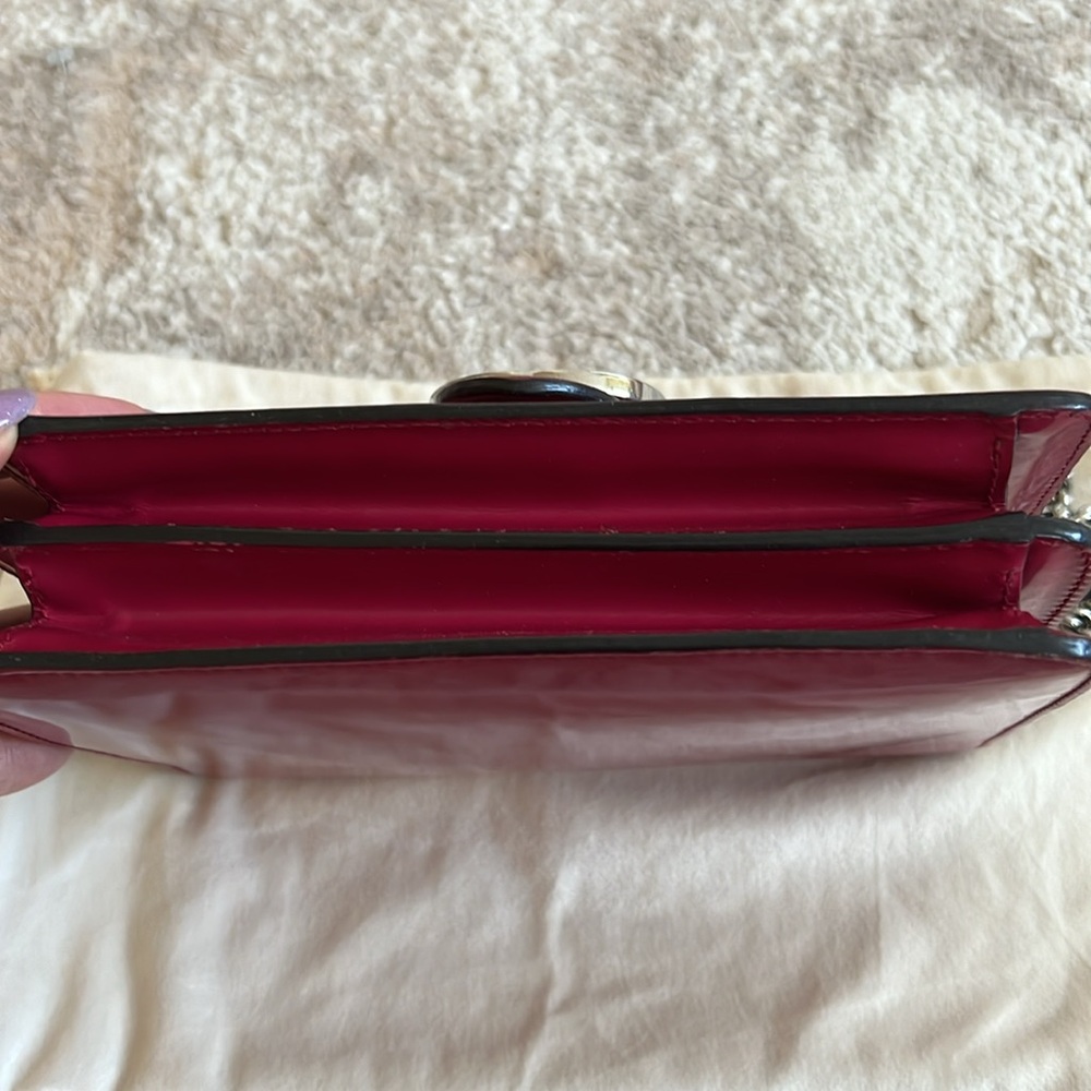 Gucci Inter-locking G Patent Leather Chain Bag - Picture 5 of 11